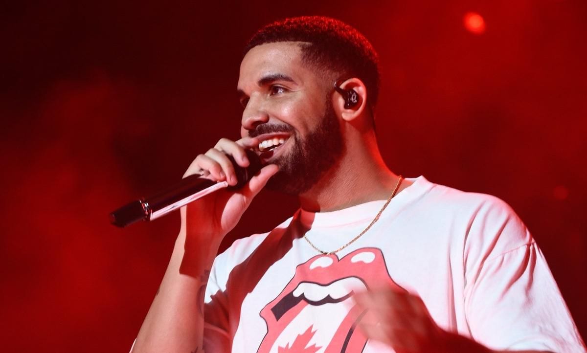 Drake Shown To Be Extremely Busy Working On New Album In Latest Studio Post