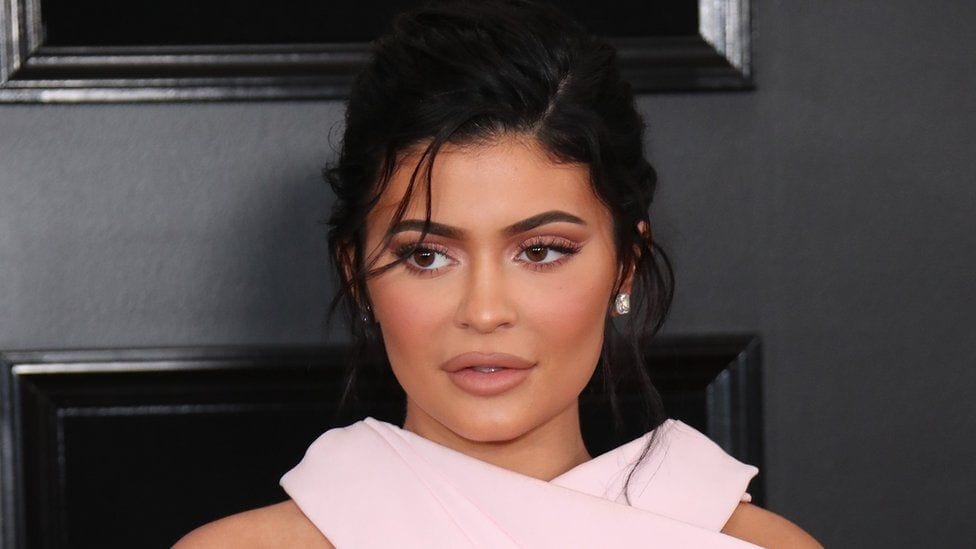 Kylie Jenner Under Twitter Rage After Requesting Donations on GoFundMe