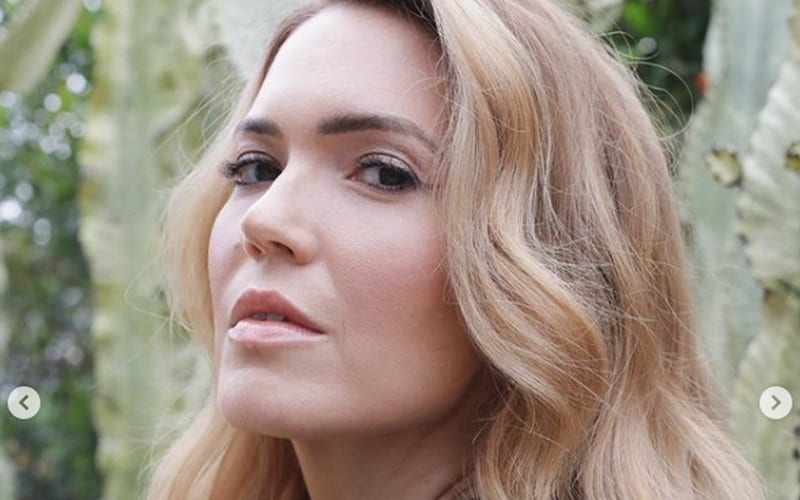 Mandy Moore Back To Rocking Blond Hair