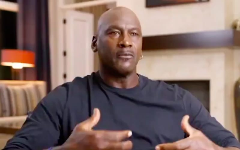 Michael Jordan Can’t Bring Himself To Delete Final Text Messages From Kobe Bryant