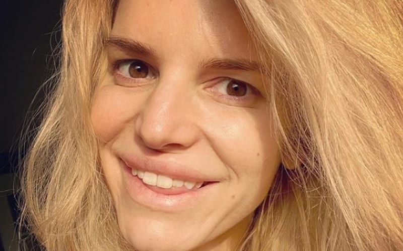 Jessica Simpson’s Makeup Free Selfies Are A Hit With Fans