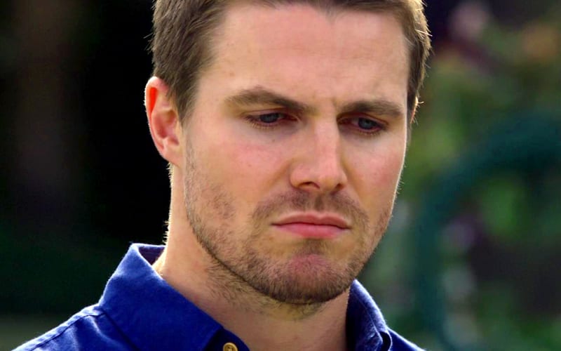 Stephen Amell Comes Clean After Getting Kicked Off Flight