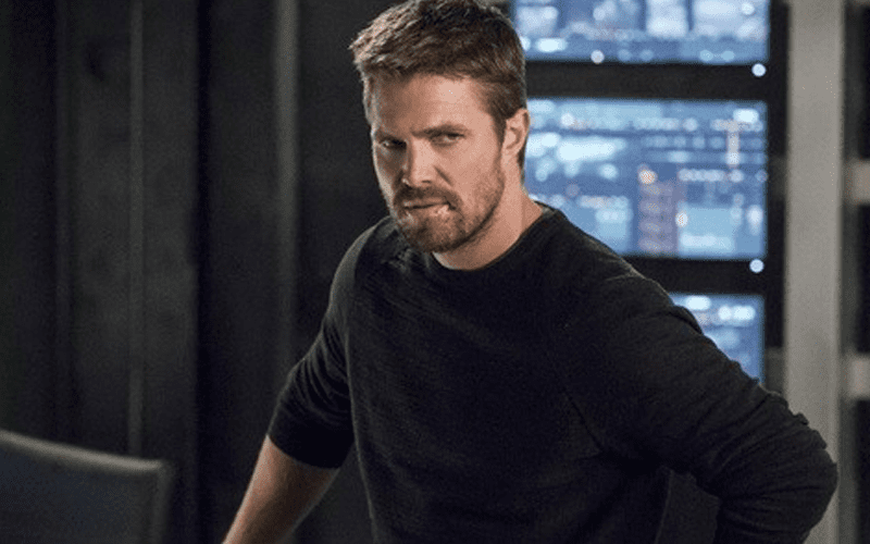 Stephen Amell Kicked Off Flight For Fighting With His Wife