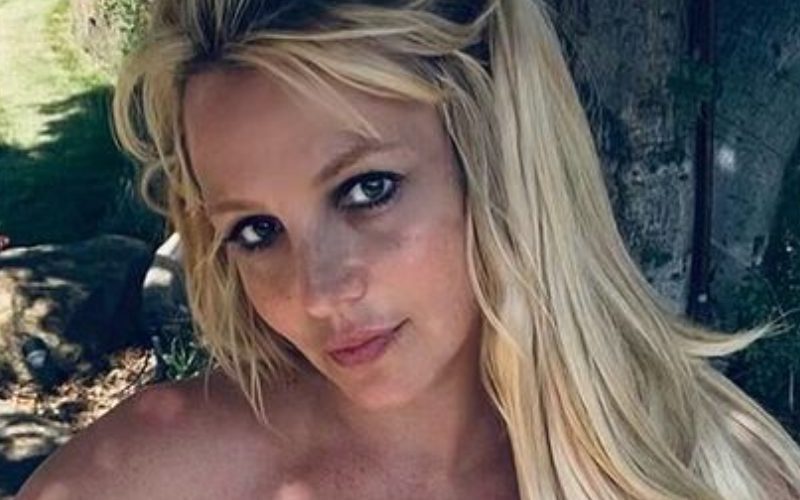 Britney Spears’ Scandalous Photo In Short Shorts Blows Up The Internet