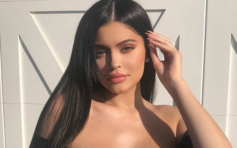 Kylie Jenner Says Her ‘Belly’s Getting Big’ In New Pregnancy Photo
