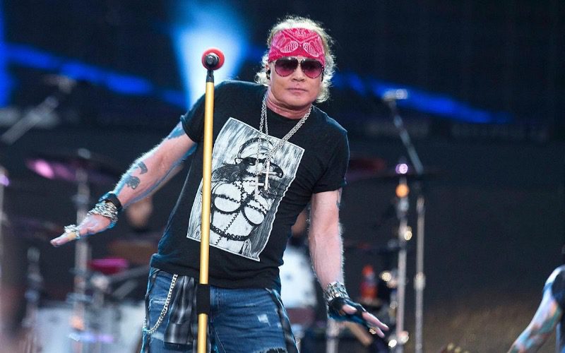 Axl Rose Performs With Guns N’ Roses In Chicago Despite Suffering Health Issues