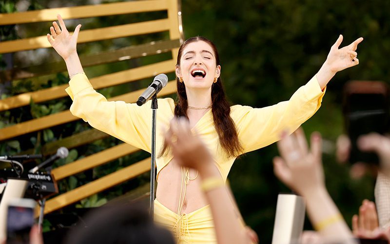 Lorde Surprises Fans With Brand New EP Album