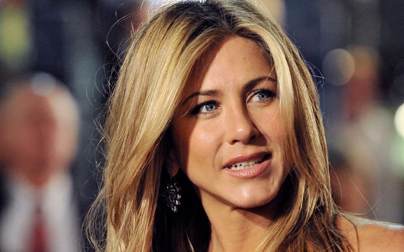 Jennifer Aniston Reveals Texts She Received Over David Schwimmer Dating Rumors