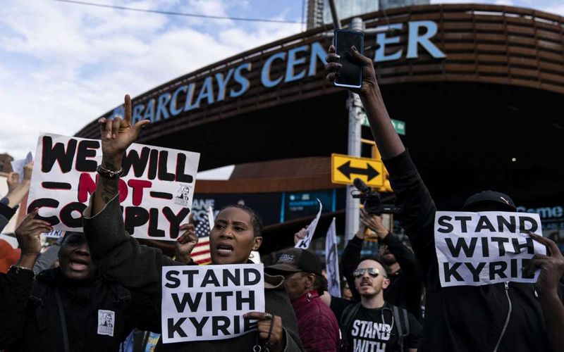 Kyrie Irving Supporters’ Protest Turns Into Break-In Attempt At Barclays Center