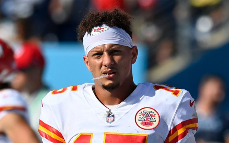 Fans Start Petition For Chiefs To Bench Patrick Mahomes