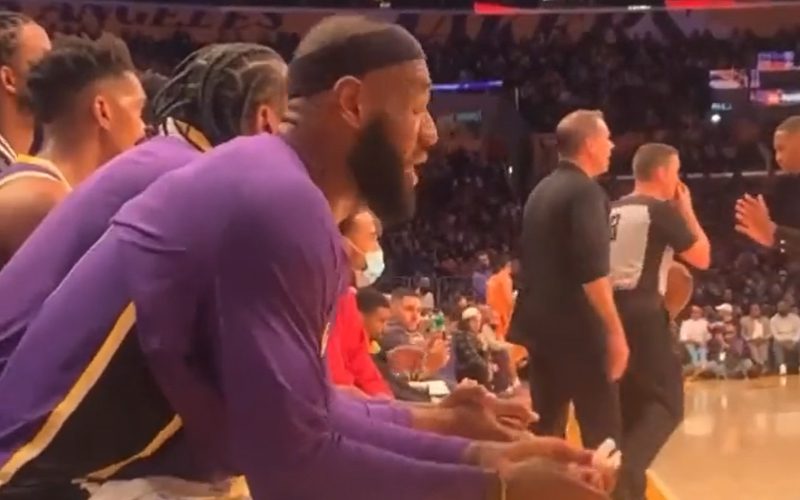 Lebron James Snaps At Cam Payne From LA Lakers’ Bench During Game