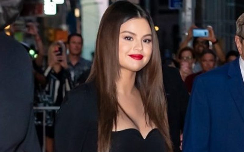Selena Gomez Shows Off New Hairstyle