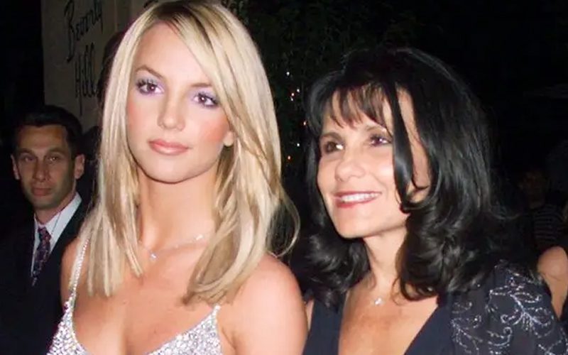 Britney Spears’ Mom Begs Her To Unblock Her On Social Media