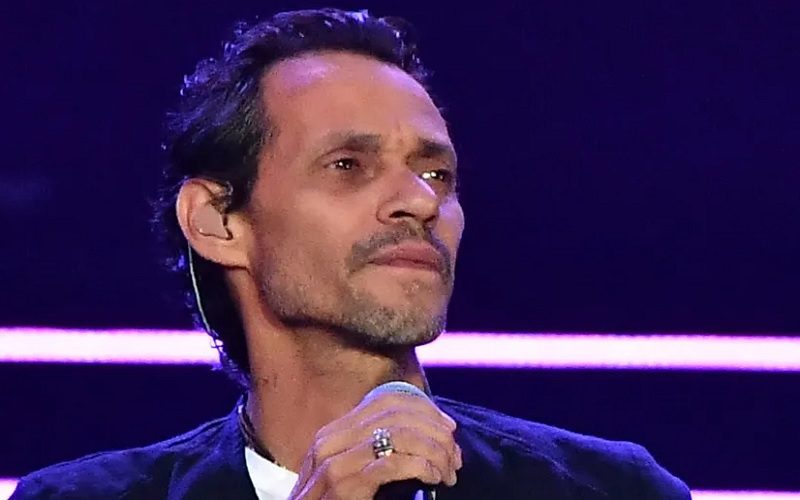 Marc Anthony Helps Man Propose To His Girlfriend During Concert