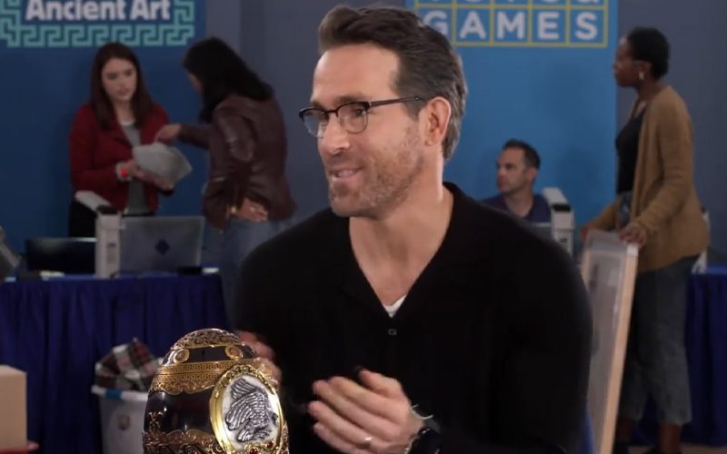 Ryan Reynolds Tries Selling Red Notice Prop On Antiques Roadshow