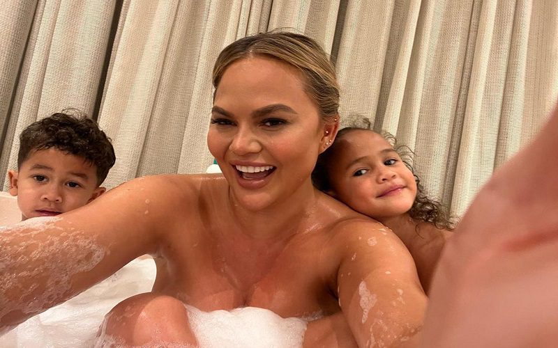 Chrissy Teigen Slammed For Taking Bath With Her Kids