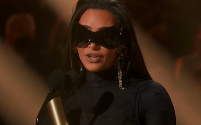 Kim Kardashian Thanks Kanye West During Her Speech At People’s Choice Awards
