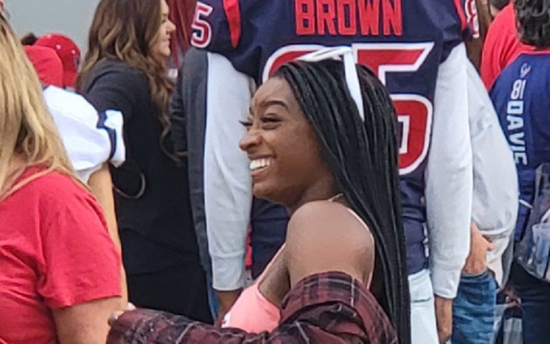 Simone Biles Rejects Photo With Fan For Being A Colts Fan