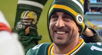 Aaron Rodgers Wore His Christmas Day Game Socks As A Dare