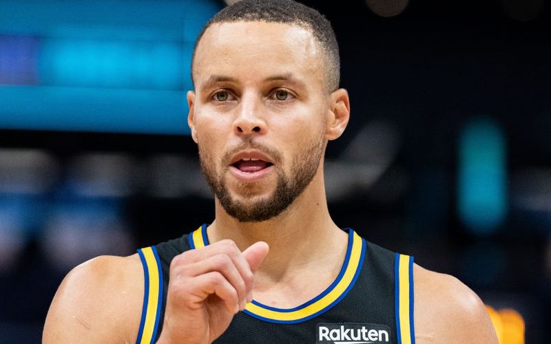 Stephen Curry Breaks Ray Allen’s NBA 3-Point Record