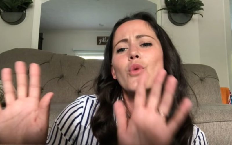 Jenelle Evans’ Daughter Pulls The Plug During Her Mom’s Gaming Stream