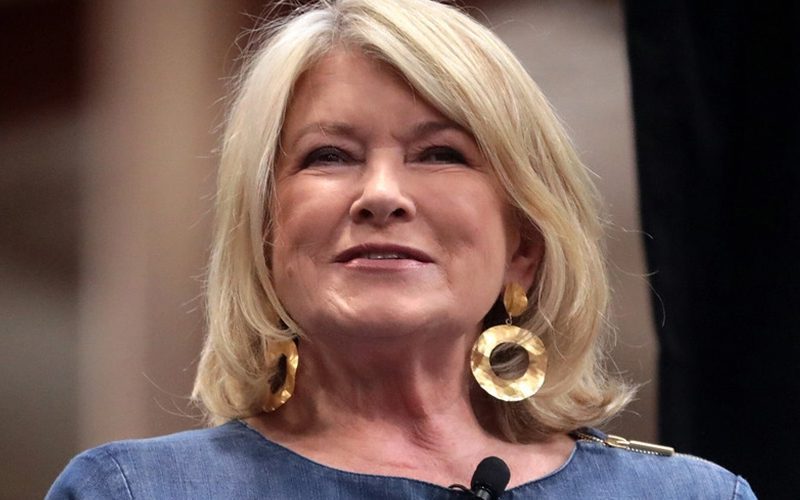 Martha Stewart Says Being Effortless Is The Key To Taking Perfect Selfies