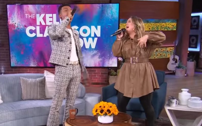Kelly Clarkson Raps The Fresh Prince Theme Song with Bel-Air Star Jabari Banks