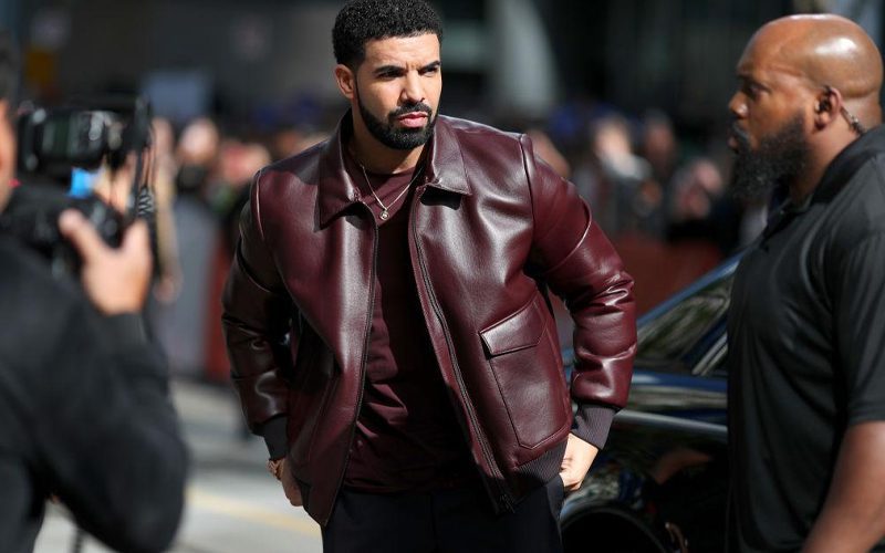 Drake Flexes Big With Private Security While On Vacation