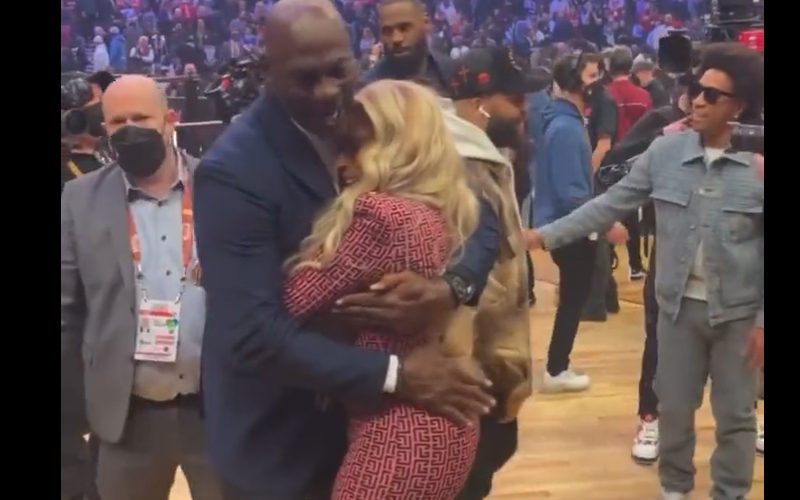 Michael Jordan Got A Bit Handsy With Mary J. Blige At NBA All-Star Weekend