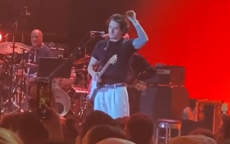 John Mayer Stops Los Angeles Concert Mid-Show To Help Distressed Fan