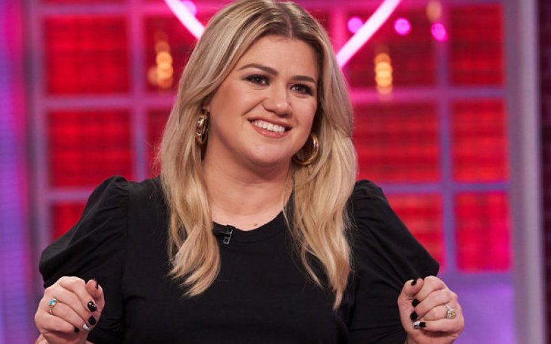Kelly Clarkson Files Legal Paperwork To Change Her Last Name