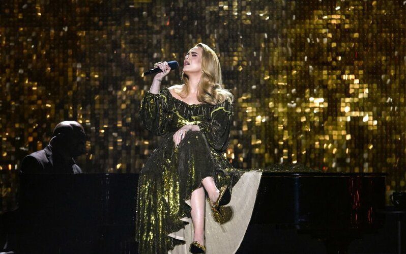 Adele Fans Are Angry At Her For Performing At The BRIT Awards