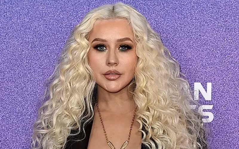Christina Aguilera Rocks Risky Look Billboard Women In Music Awards