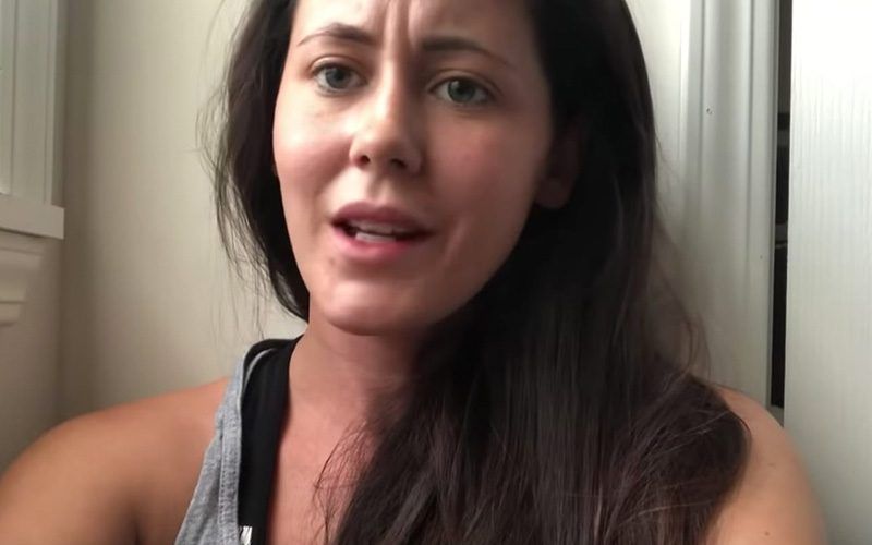 Teen Mom Fans Slam Jenelle Evans For Showing Too Much Of Her Chest Rash