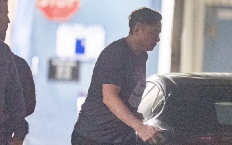 Elon Musk Spotted At SpaceX Headquarters Following Grimes’ Bombshell Relationship Announcement