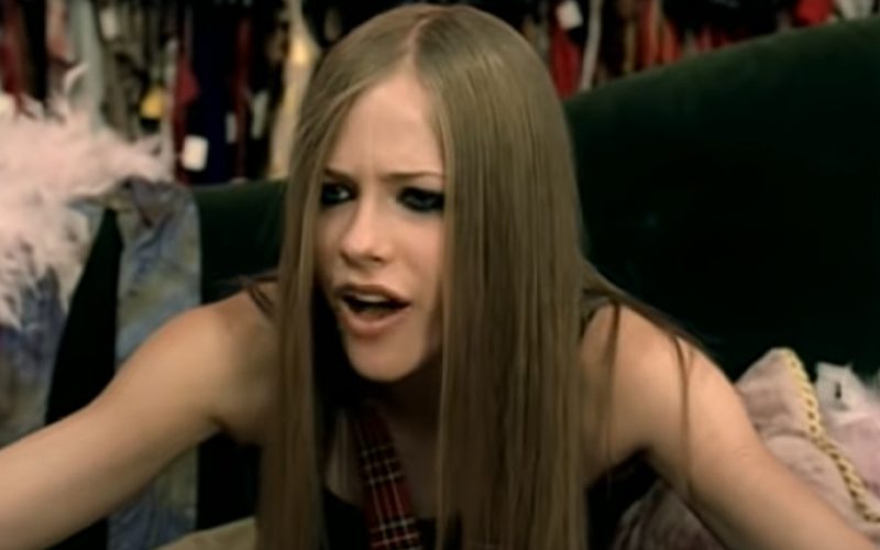 Avril Lavigne Feels Old On 20-Year Anniversary Of ‘Complicated’