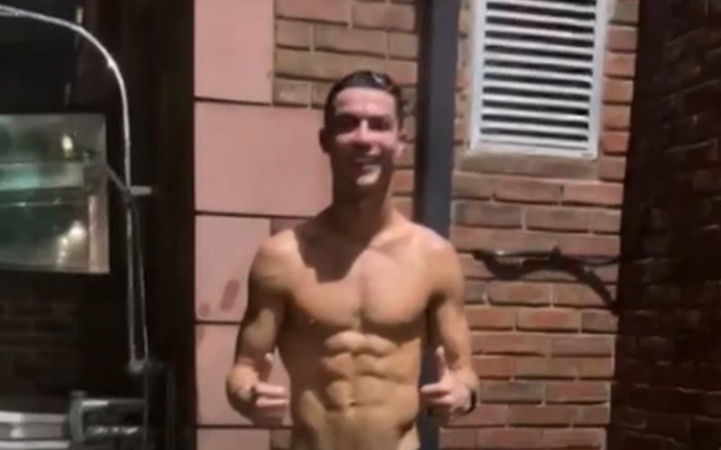 670k People Tuned In To Watch Cristiano Ronaldo Take A Shower On Live Stream