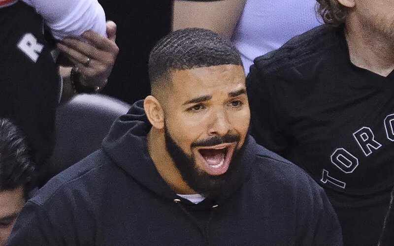 Drake Amazed He Can See The Moon & Sun In The Sky At The Same Time