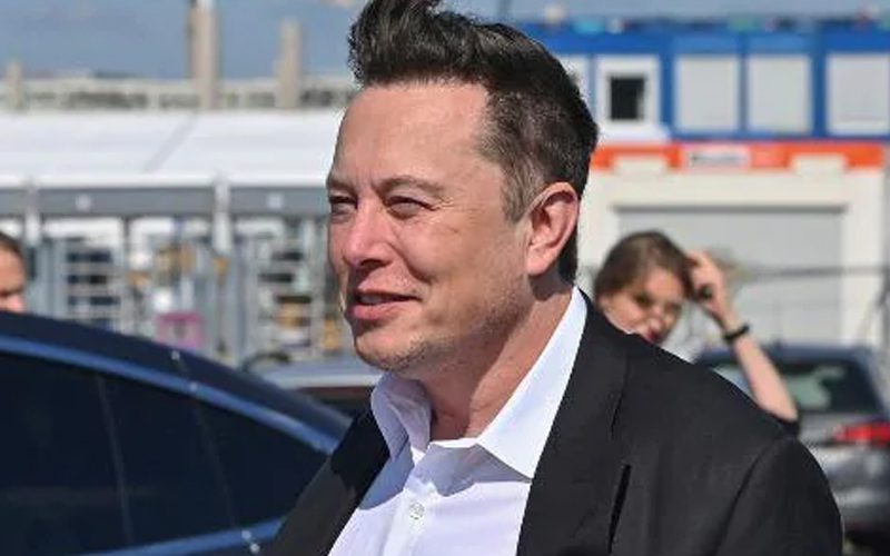 Elon Musk Hopes Even His Worst Critics Remain On Twitter After Buyout