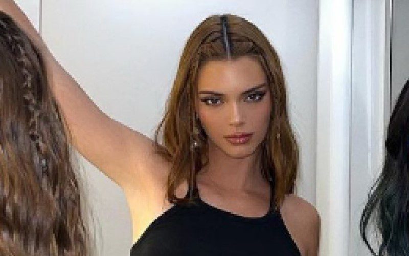 Fans Say Kendall Jenner Looks Unrecognizable After Photoshopping Herself