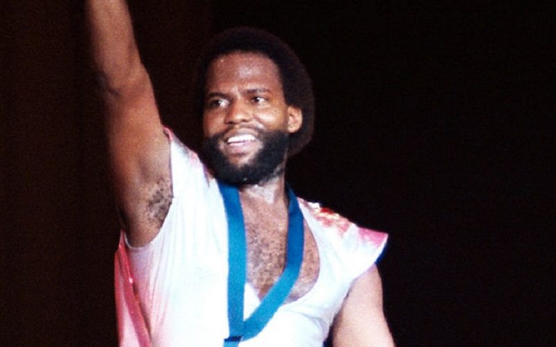 Andrew Woolfolk Of Earth, Wind & Fire Passes Away At 71