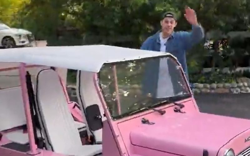 Pete Davidson Drives Kim Kardashian’s $21k Pink Golf Cart To Deliver Pizza At Scott Disick’s House