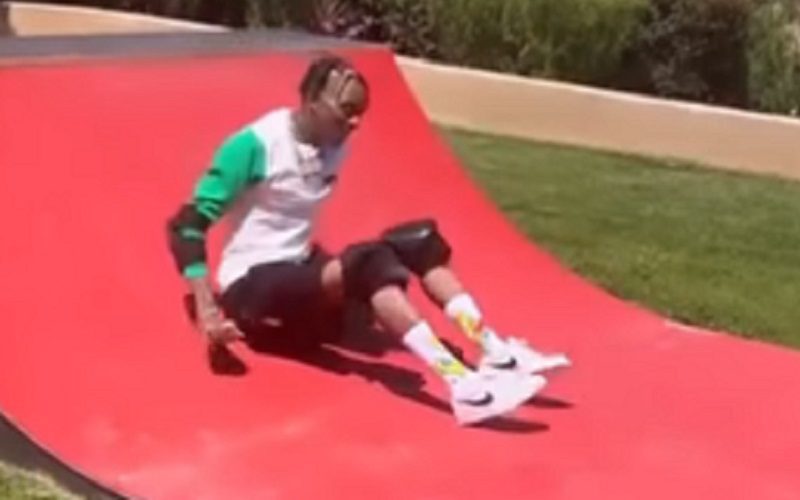 Soulja Boy Beefs It Big Time When Trying To Pull Off Skateboard Trick