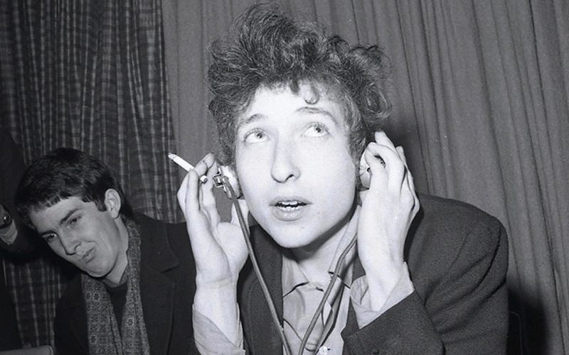 Bob Dylan’s Handwritten ‘Rolling Stone’ Lyrics Going On Auction For Nearly $1.4 Million
