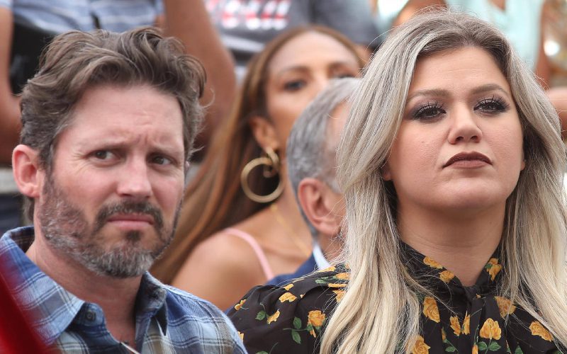 Kelly Clarkson’s Ex-Husband Rushes To Court Demanding She Turn Off Security Cameras