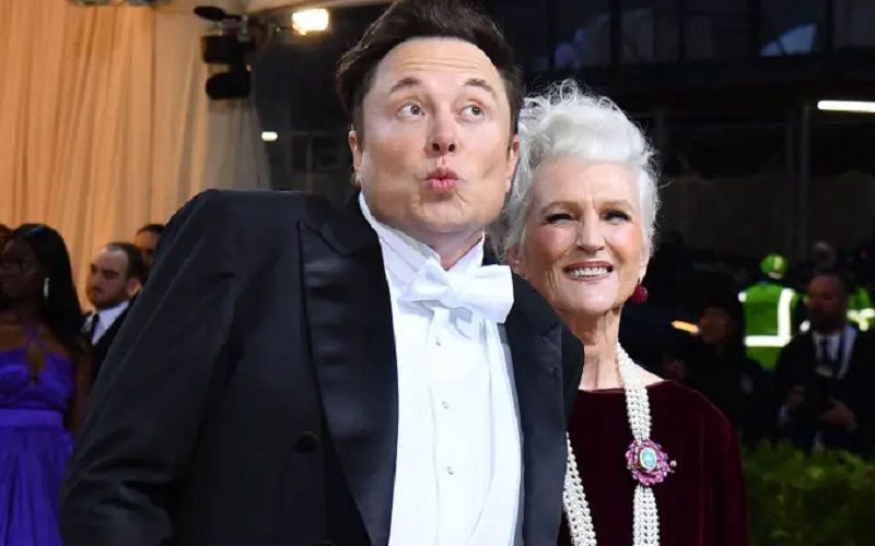 Elon Musk Took His Mom As Met Gala Date