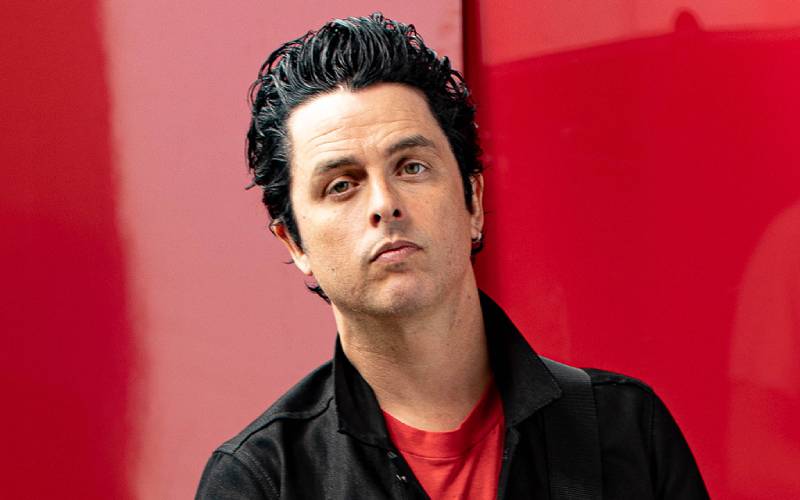 Green Day’s Billie Joe Armstrong Is ‘Renouncing’ U.S. Citizenship & Moving To U.K.