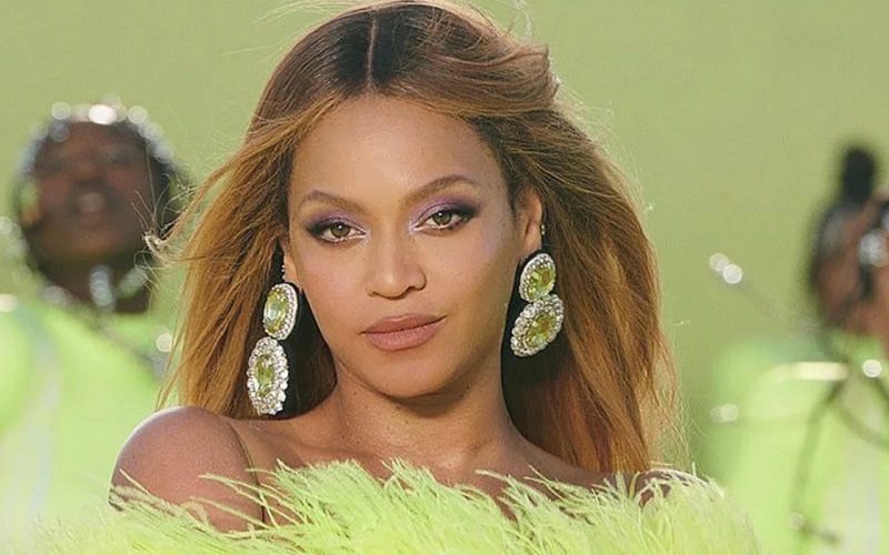 Beyonce Deletes Profile Photos As Fans Are Convinced New Music Is Coming
