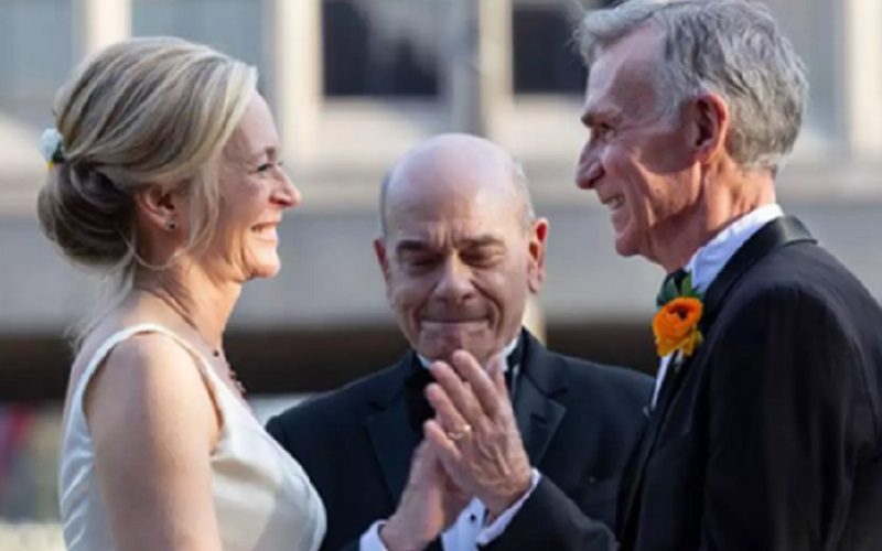 Bill Nye The Science Guy Marries Best-Selling Author Liza Mundy