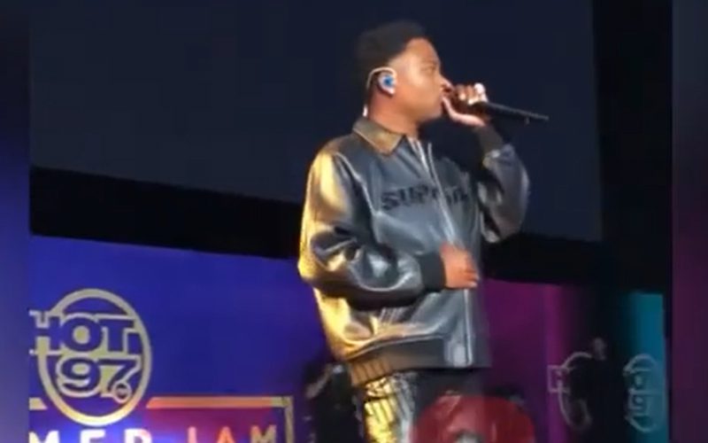 Roddy Ricch Calls Out NYPD During Concert After Recent Arrest